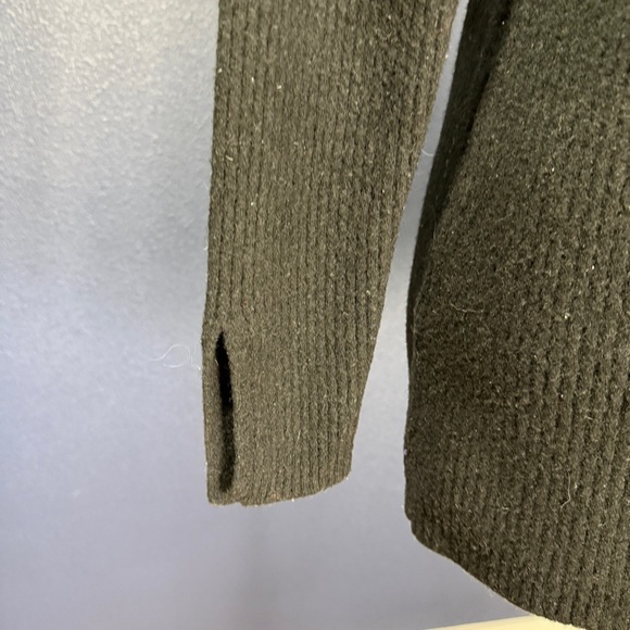 Banana Republic Black Chunky Ribbed Turtleneck Sweater, Medium - Picture 4 of 8